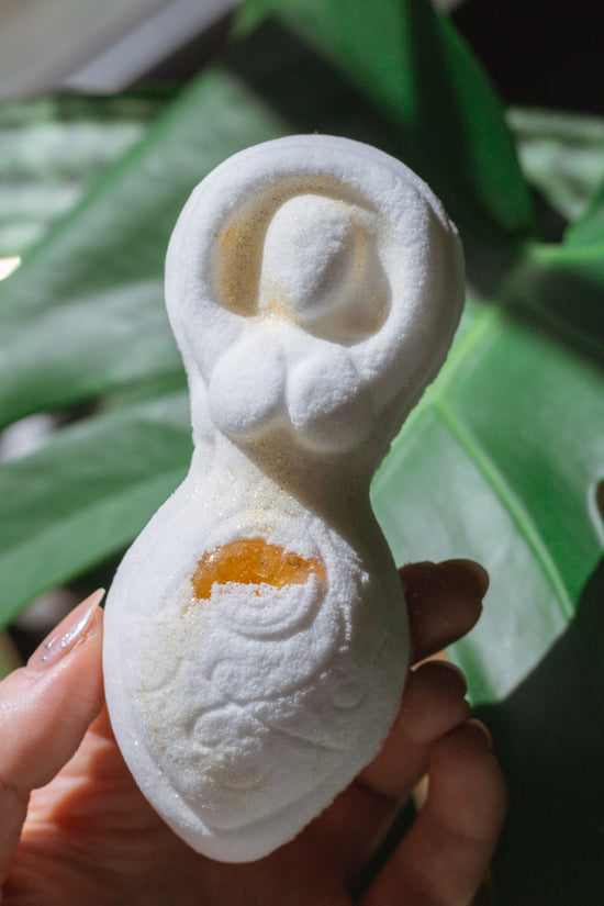 spiral goddess organic bath bomb with citrine crystal healing properties