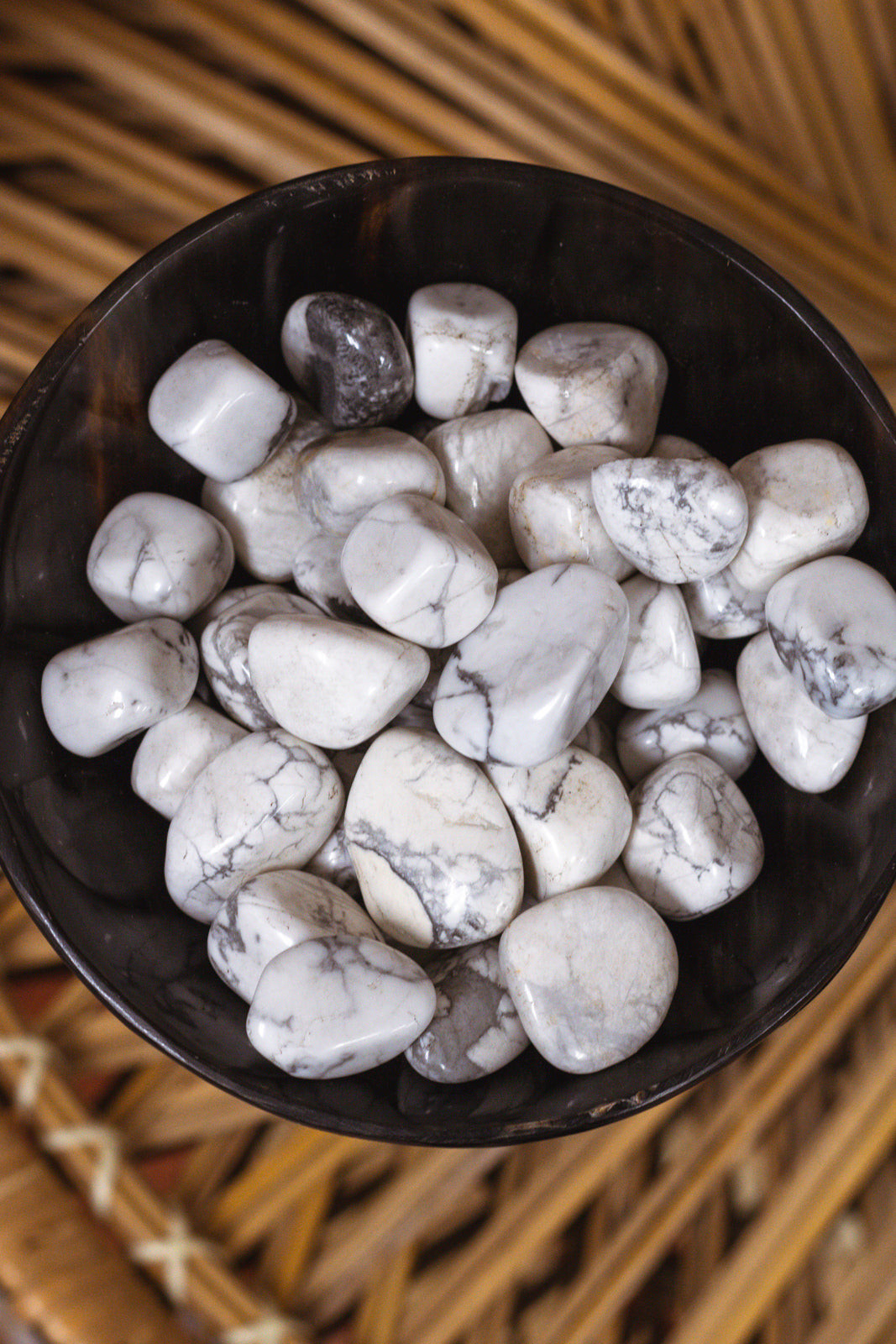 Howlite Tumbled Stone – Selene Stone