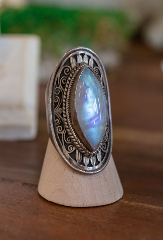 Load image into Gallery viewer, Nepal Sterling Moonstone Ring
