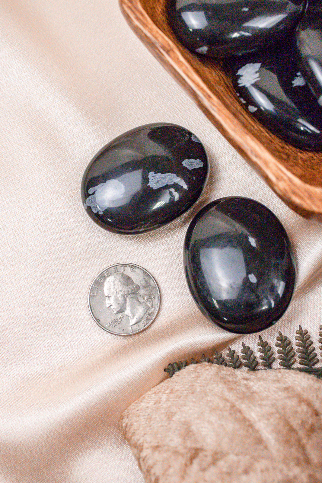 Load image into Gallery viewer, Snowflake Obsidian Pebble
